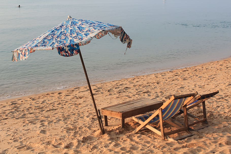 mar, praia, cama de lona, ​​guarda-chuva, relaxa, calma fácil, relaxamento, verão, férias, pessoas