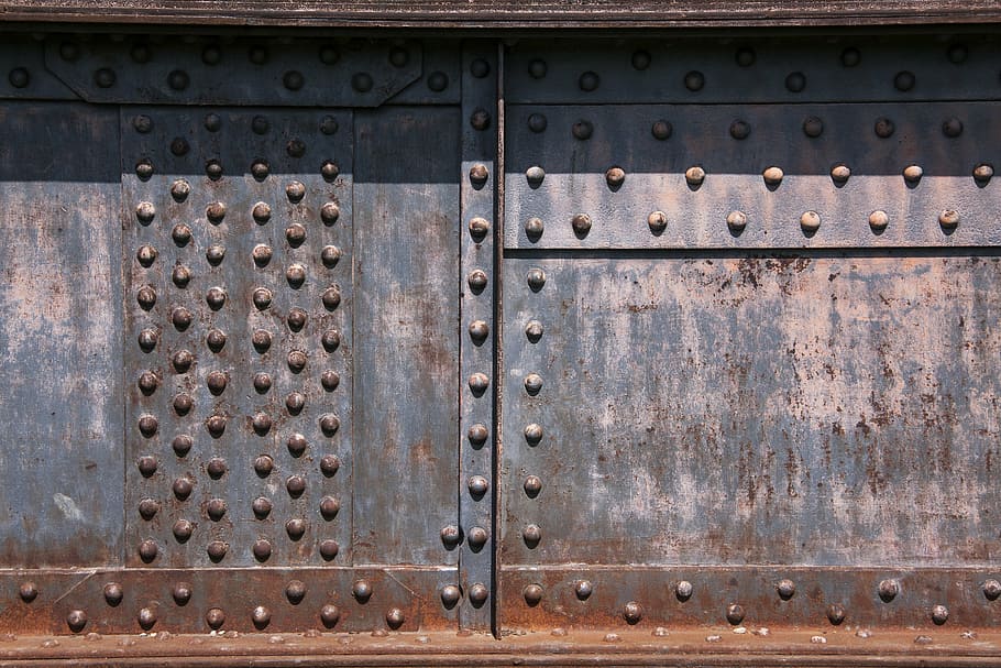 puerta de acero negro, puente, remaches, remache, oxidado, hierro, viejo, inoxidable, portador de hierro, barandilla