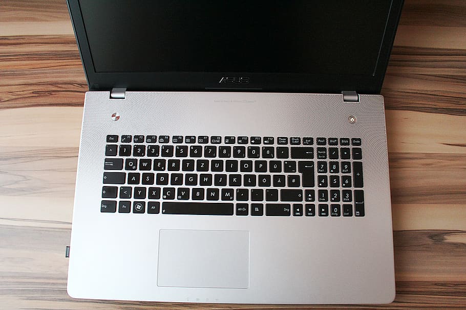 computadora portátil, teclado, teclas, datailaufnahme, computadora, tecnología, teclado de computadora, madera - Material, mesa, negocios