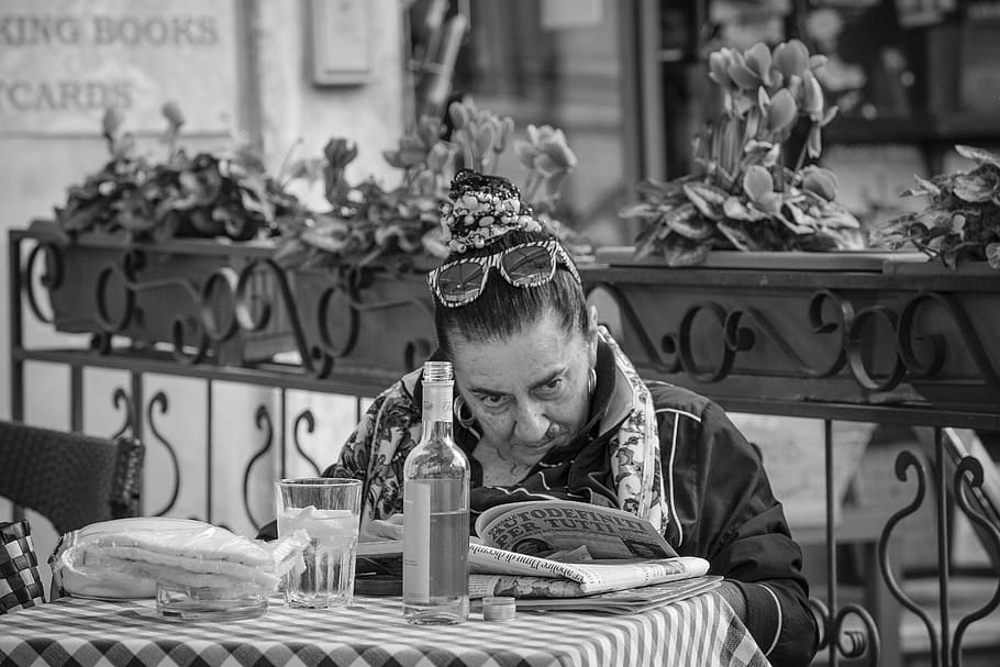 piazza navona, rome, italy, reading, women, street, people, beggar, one person, real people