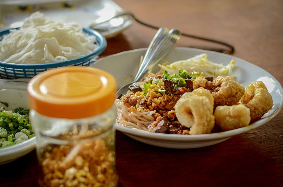 pasta en plato, comida tailandesa, deliciosa, tailandesa, tradicional, cocina, comida y bebida, nadie, color, merienda