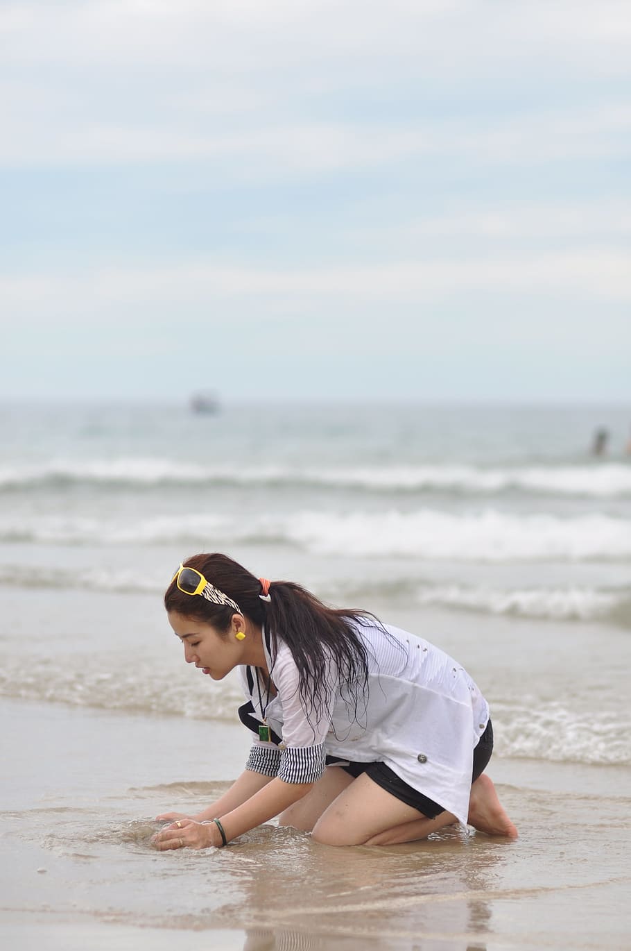 woman, kneeling, playing, sand, Girl, Beach, Sad, Summer, Vacation, summer, vacation