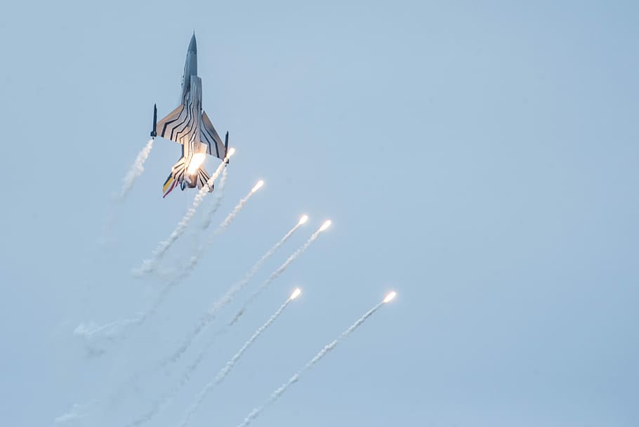 Fighter Aircraft, Flares, Show, Flight, rolling, military, airplane, jet, sky, fighter