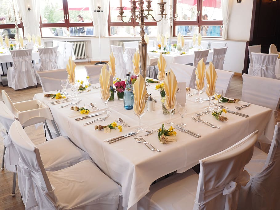 white, yellow, table setup, wedding table, ballroom, hall, wedding decoration, wedding, festivity, decoration