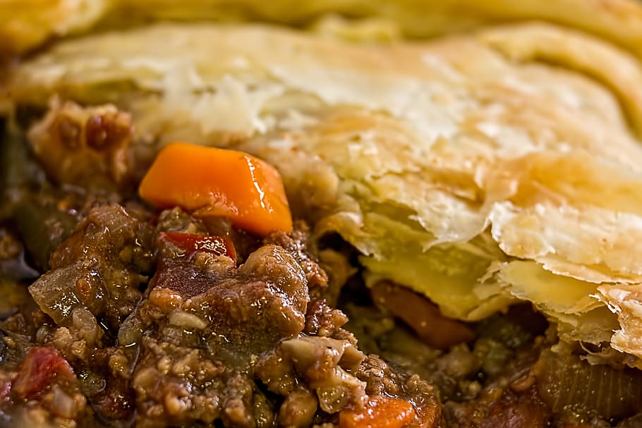 meat pie, pie, puff pastry, warm meal, baked, golden, stew, cooking, food, meal