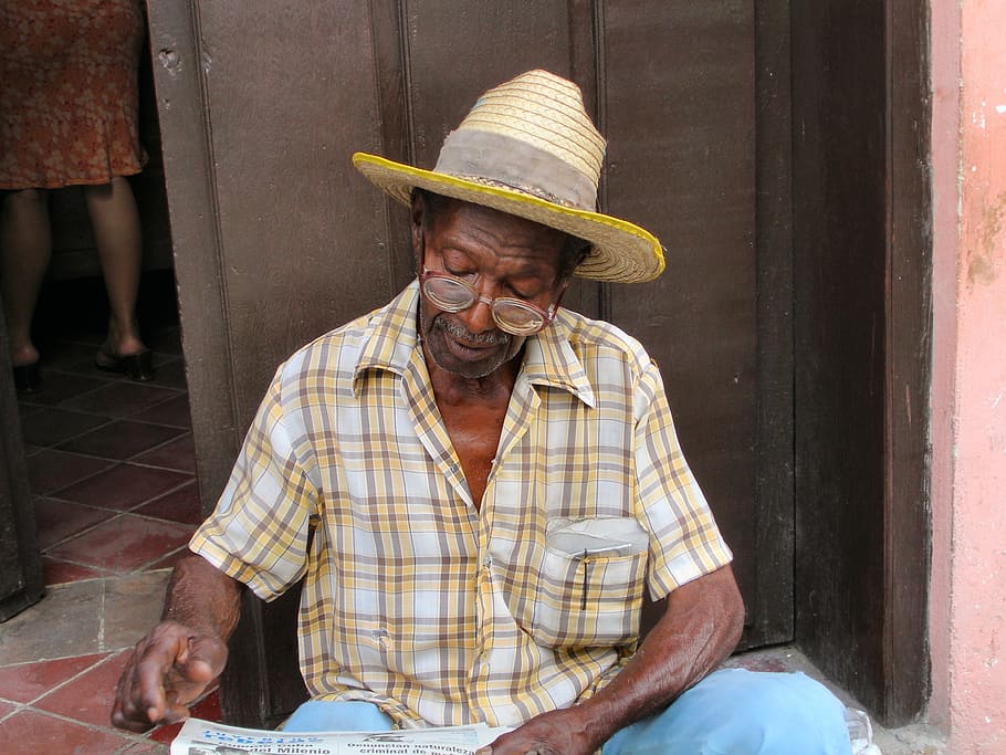 man reads newspaper, Read, Man, Cuba, Glasses, men, hat, senior Adult, people, one Person