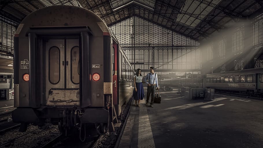 mujer, hombre, al lado, foto del tren, tren, sistema de transporte, ferrocarril, en el interior, estación, industria
