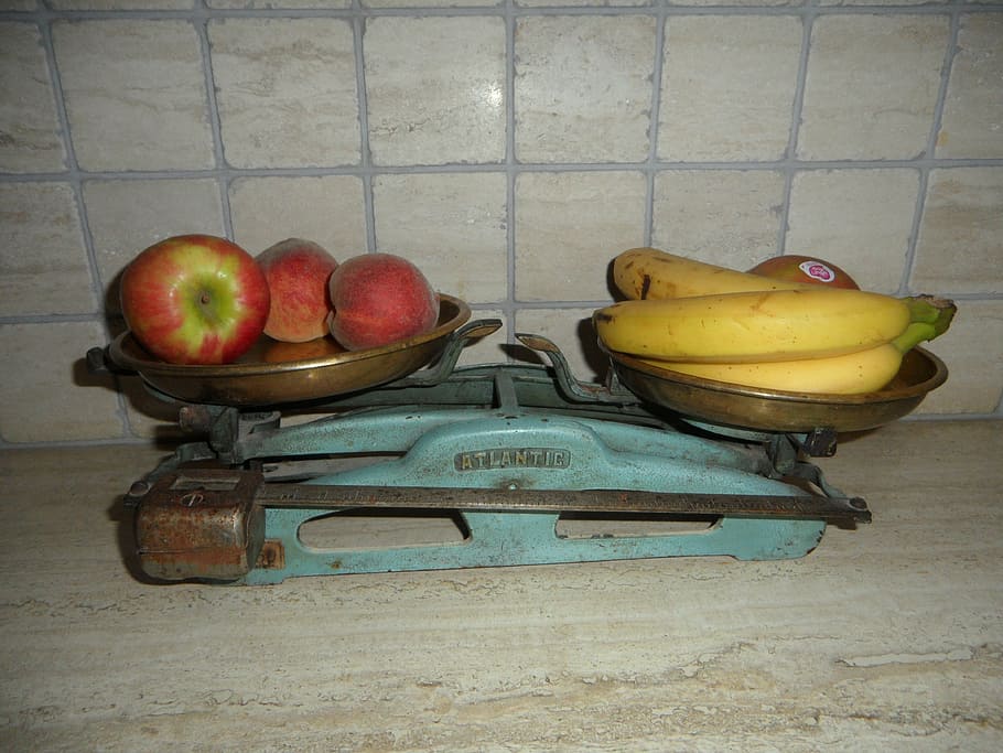 escala antiga, velho, horizontal, pesar, fruta, alimentação saudável, bem-estar, comida e bebida, comida, maçã - fruta