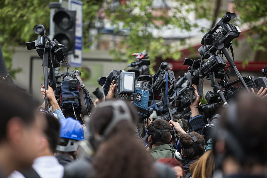Reporteros sosteniendo cámaras, prensa, cámara, la multitud, periodista, noticias, maravilla, transmisión en vivo, periódico, televisión