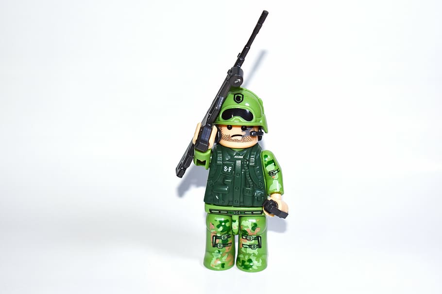 lego, prajurit, militer, warna hijau, foto studio, mainan, latar belakang putih, di dalam ruangan, cut out, representasi manusia