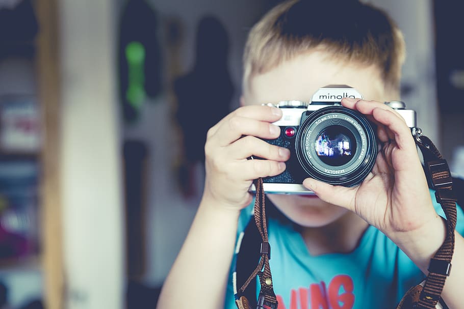 personas.niño, niño, cámara, minolta, fotografía, disparar, imagen, cámara: equipo fotográfico, una persona, temas de fotografía