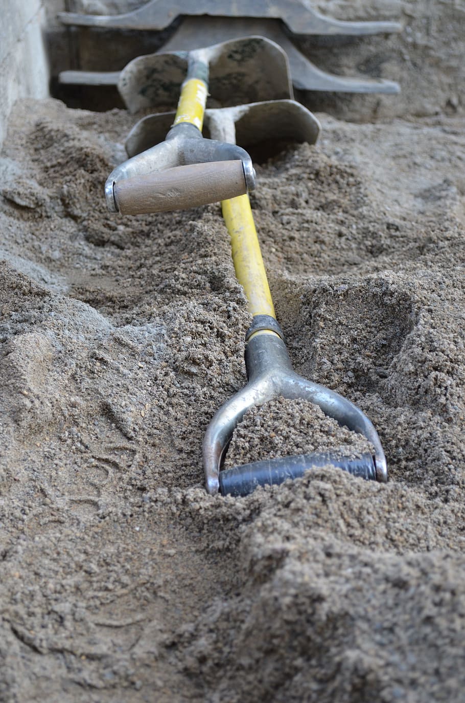 two gray shovels, Shovels, Spades, shoveling, digging, sand, excavation, work, tool, construction