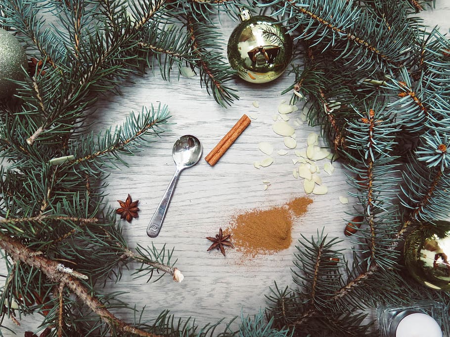 piñón, canela, polvo, cuchara, adornos, Navidad, celebración, árbol, árbol de Navidad, decoración navideña