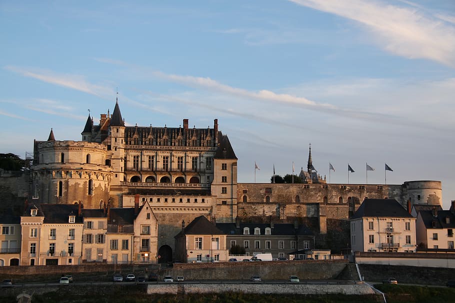 concrete, castle, flags, royal château of amboise, amboise, françois 1er, building exterior, built structure, architecture, sky