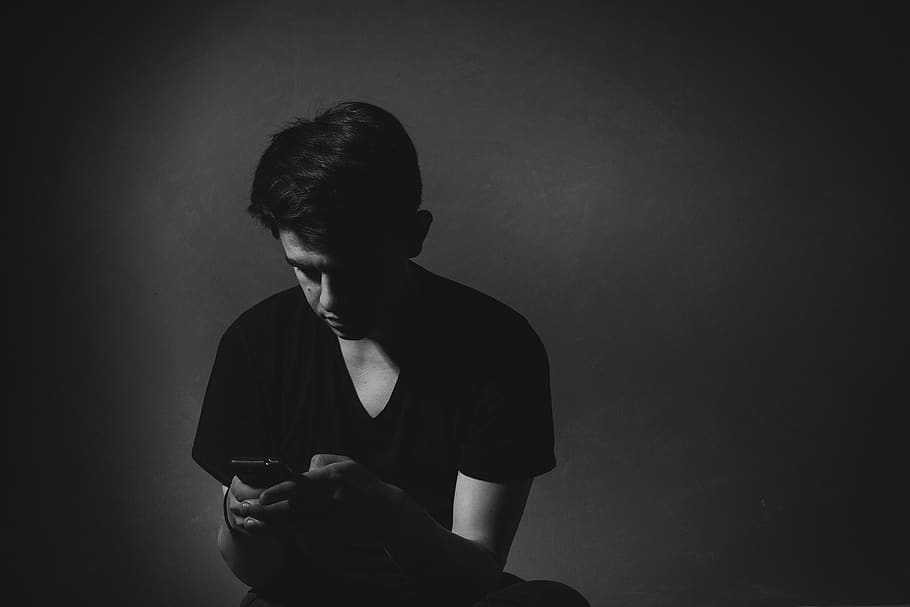 guy, man, texting, people, black and white, mobile, smartphone, sad, one person, mobile phone