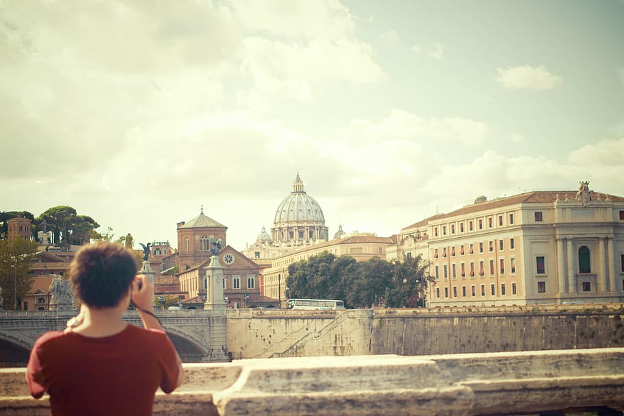 pessoa, tirando, imagine, construção, foto, Vaticano, cidade, Roma, Ponte-Sant'Angelo, mulher