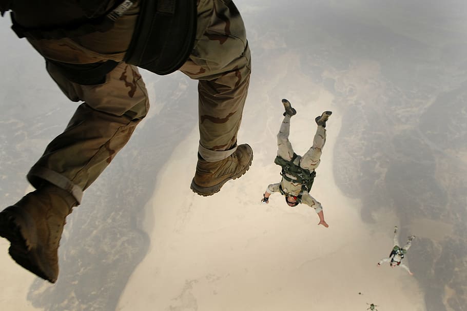 videojuego de campos de batalla, paracaidismo, salto, caída, militar, entrenamiento, alto, personas, paracaídas, vuelo