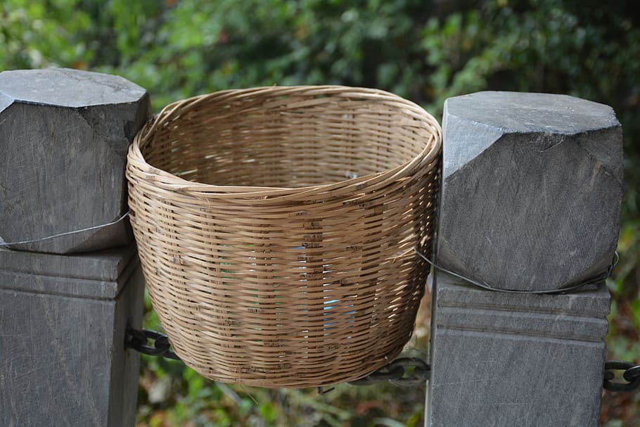 bamboo basket, five flower mountain, trash, basket, container, wicker, focus on foreground, day, outdoors, plant