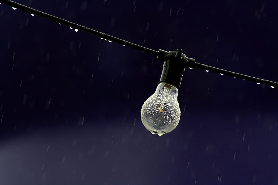 lâmpada, virou, chuvoso, clima, limpar, vidro, bulbo, água, orvalho, closeup