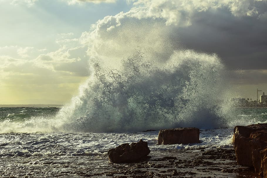 storm-wave-crushing-water.jpg