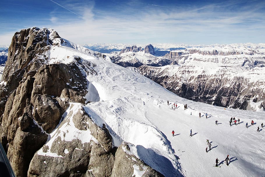 tiro del paisaje, gente de esquí, pistas de nieve, paisaje, tiro, gente, nieve, laderas, montañas Dolomitas, Italia