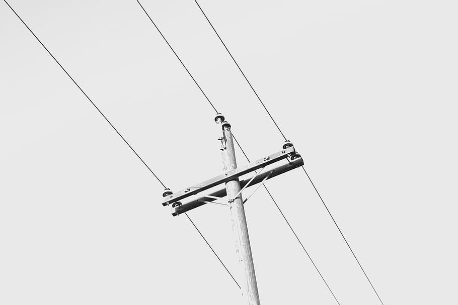 pos utilitas abu-abu, kabel, kawat, tiang, listrik, transmisi, langit, sudut pandang rendah, koneksi, tidak ada orang