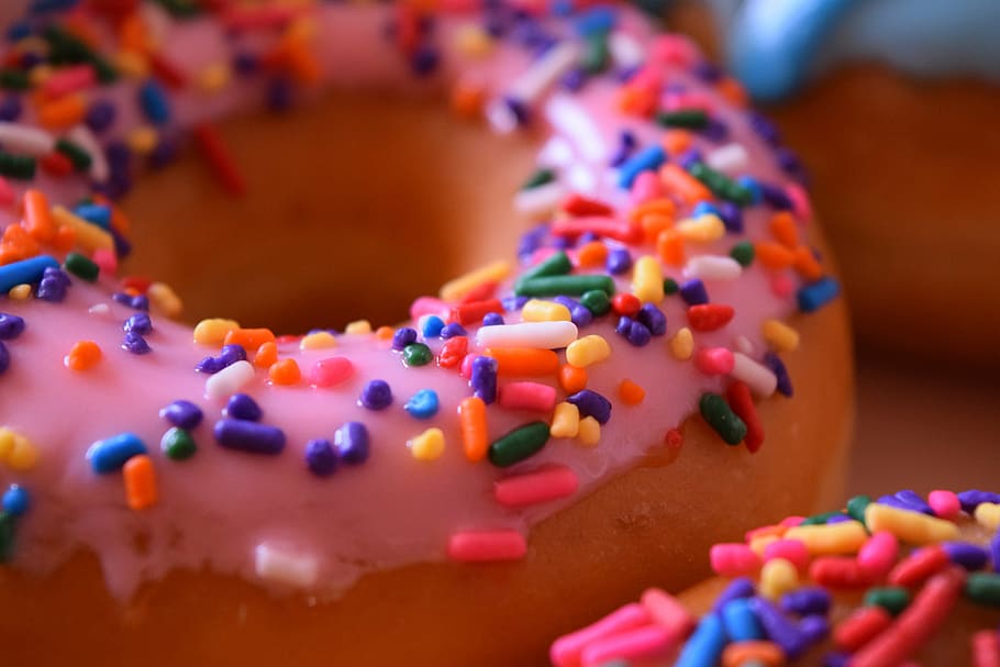 close-up photo, doughnut, sprinkles, donut, baked goods, sweet, multi colored, indulgence, close-up, variation