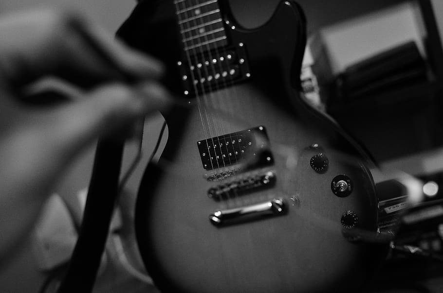Foto en escala de grises, eléctrica, guitarra, guitarra eléctrica, rock, instrumento, musical, sonido, jugar, banda
