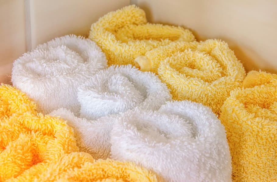 blanco, amarillo, lote de toallas de lana, lana, esponjoso, toalla, algodón, patrón, enrollado, naranja