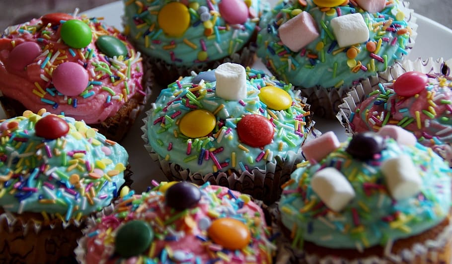marshmallows, candy, sprinkled, cupcakes, cupcake, cream, cake, sweet, colors, ornamentation