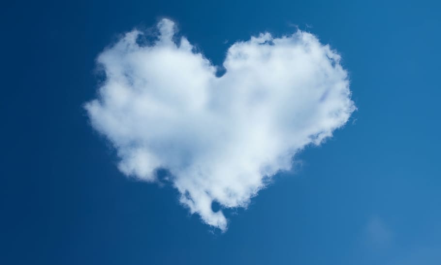 coração forma nuvem, coração, céu, céu azul, nuvem - céu, azul, fumaça - estrutura física, ninguém, dia, ao ar livre
