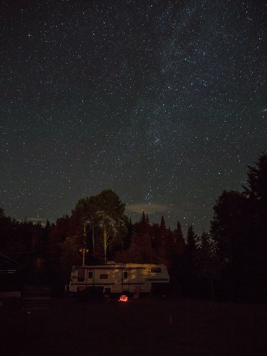 rv trailer, starry sky, night, sky, stars, trees, plants, landscape, nature, outdoor