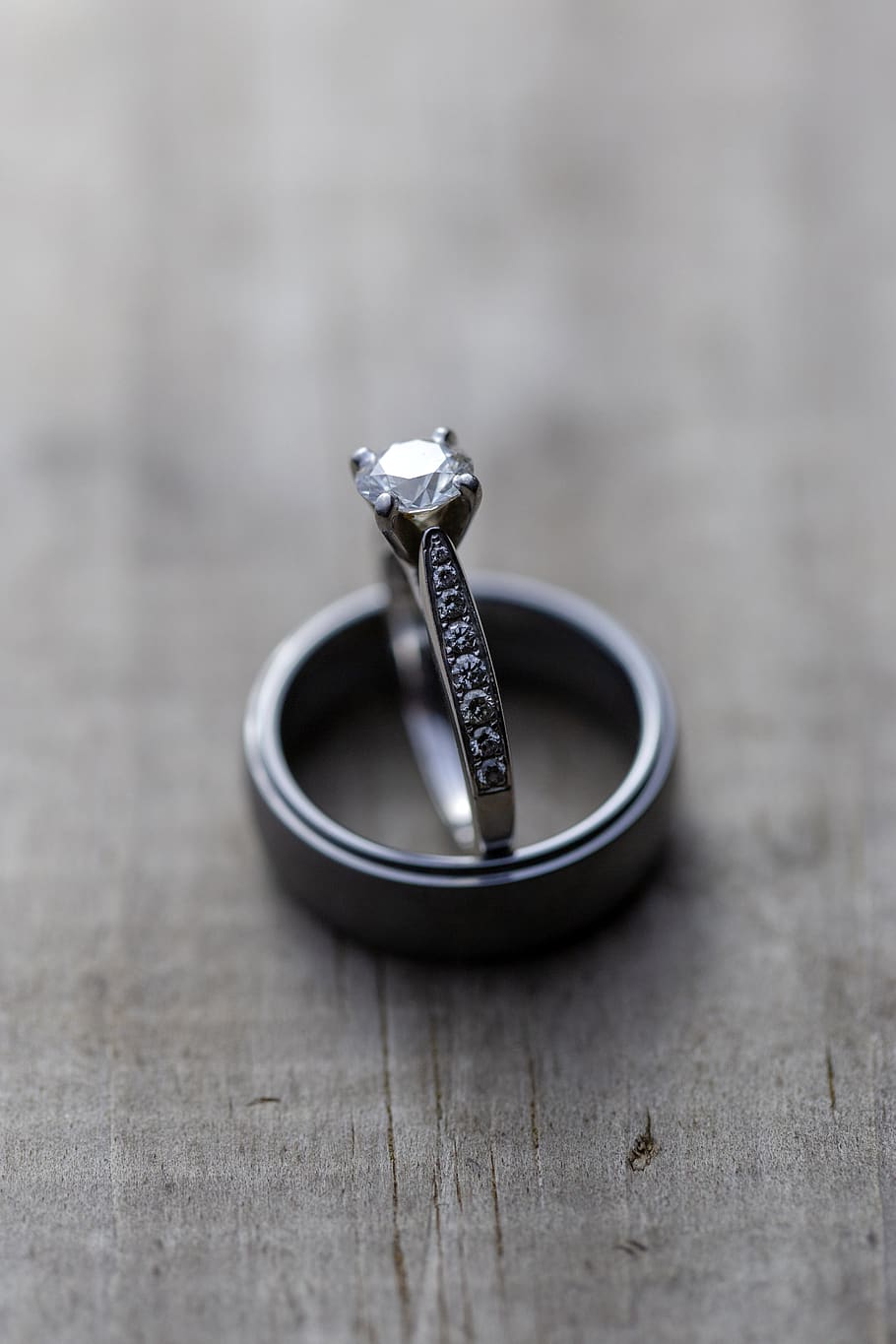 casamento, anéis, rústico, close-up, macro, woodgrain, diamantes, platina, prata, joias