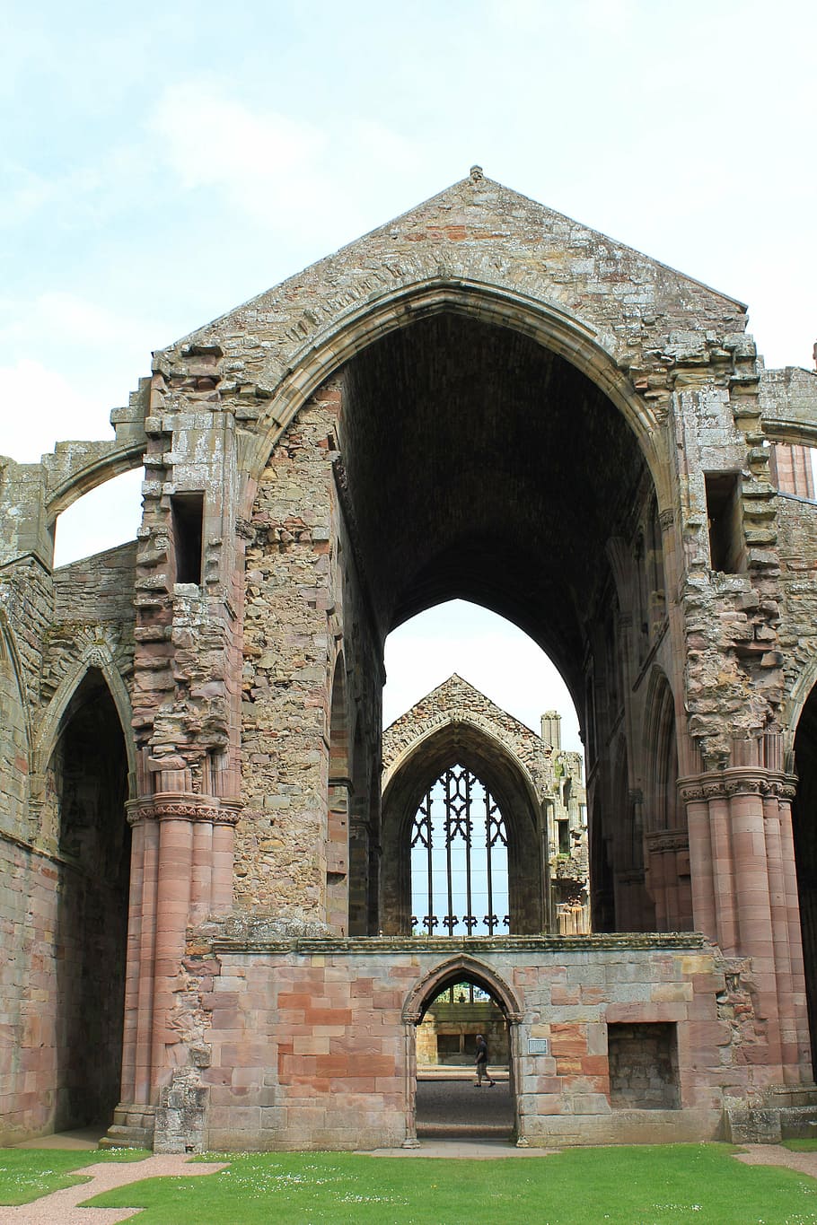 melrose abbey, historical, scotland, ruin, robert the bruce, monastery, cistercian monks, medieval, scottish borders, architecture
