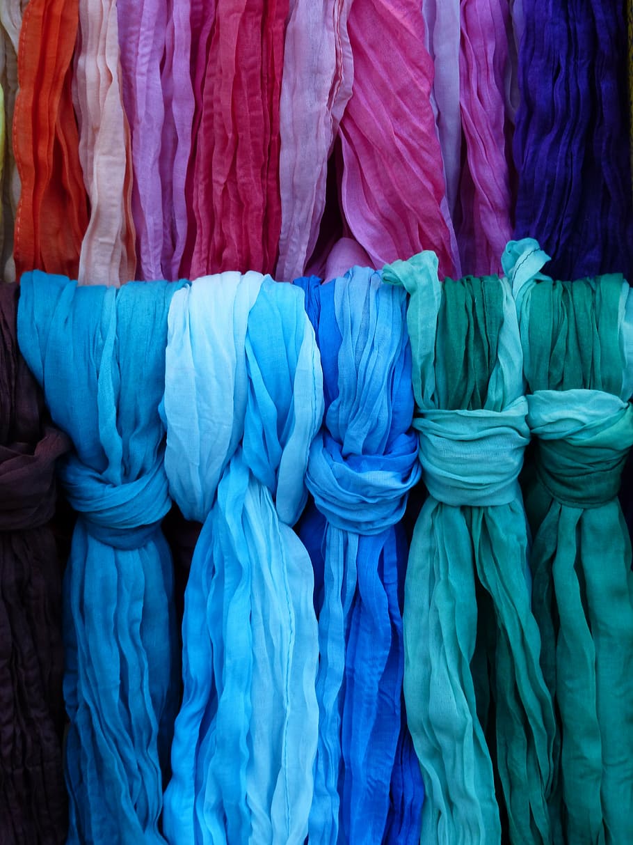 berbagai macam warna apaprels, syal, handuk, pakaian, tekstil, katun, mode, bahan, latar belakang, biru