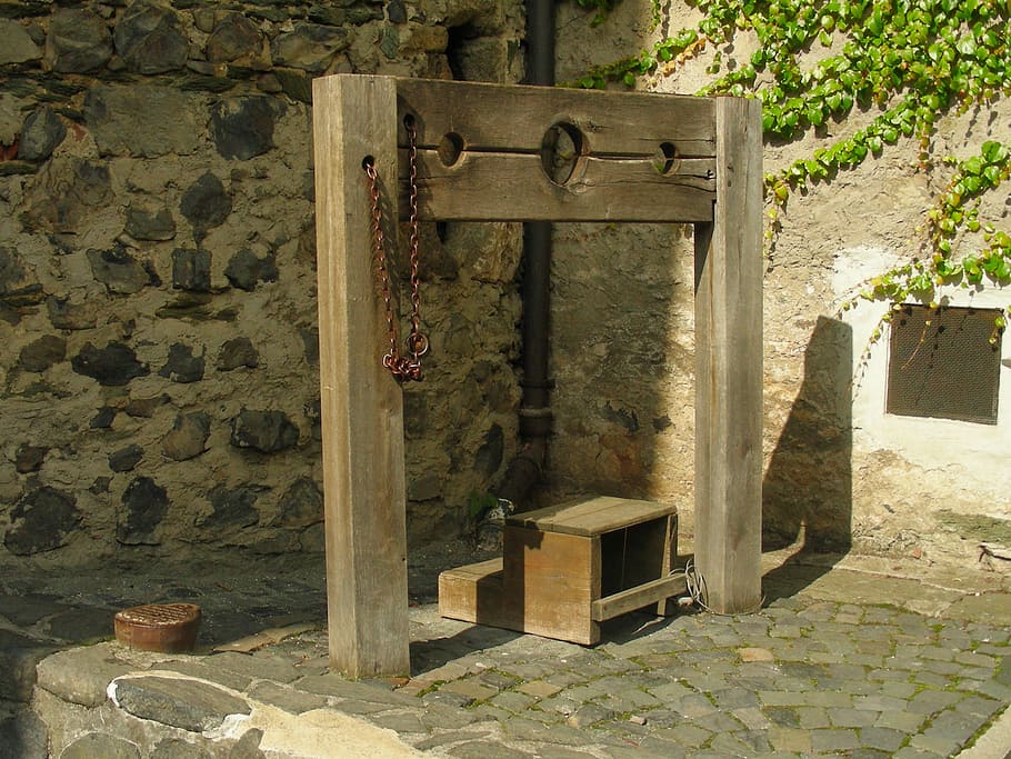pillory, penalty, peg, middle ages, architecture, old, built structure, day, entrance, sunlight
