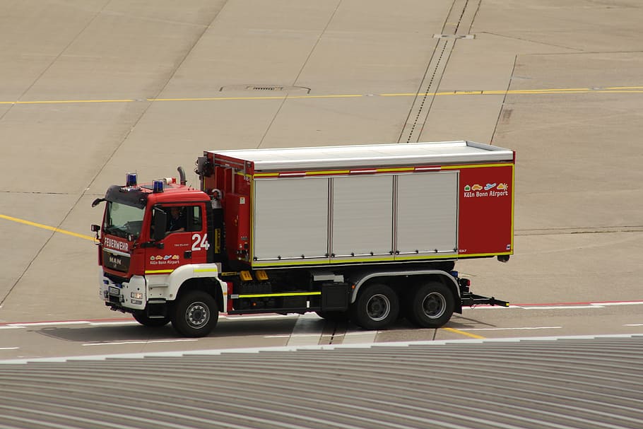 putih, merah, truk, bepergian, landasan pacu pesawat bandara, bandara, kebakaran, penggunaan, kölnbonn, pemadam kebakaran