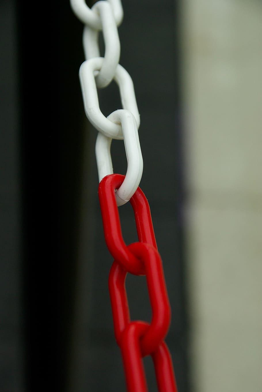 string, rings, tie, chain, white, red, link, connection, security, strength