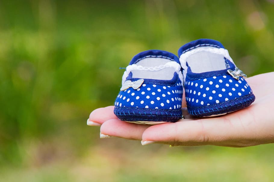 person, holding, girl, white-and-blue polka dot, flat, shoes, white, blue, polka dot, baby