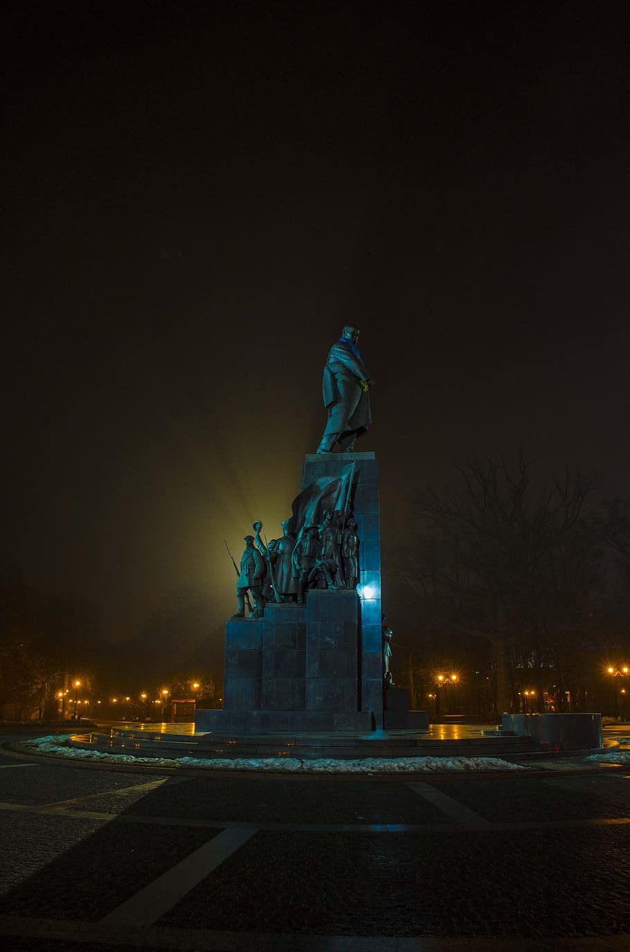 monument, fog, rays, shadow, silhouette, shevchenko, taras, kharkov, ukraine, autumn