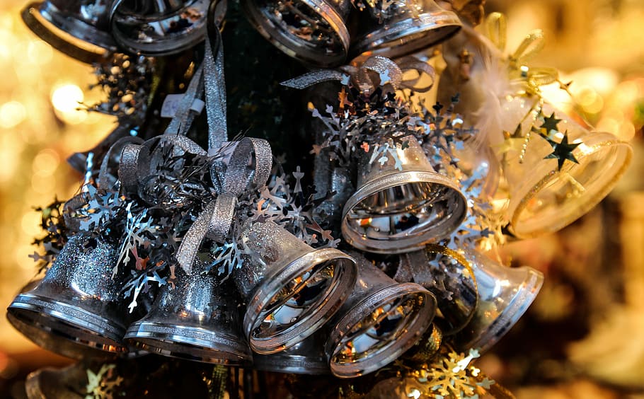 grey christmas wreath, bells, christmas, christmas market, christmas decorations, metal, close-up, decoration, focus on foreground, wealth