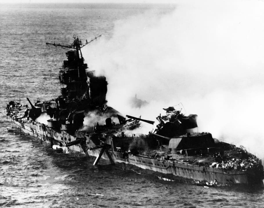 sebentar lagi, tenggelam, pertempuran, pertengahan, Mikuma, Pertempuran Tengah, Perang Dunia II, kapal perang, foto, Angkatan Laut
