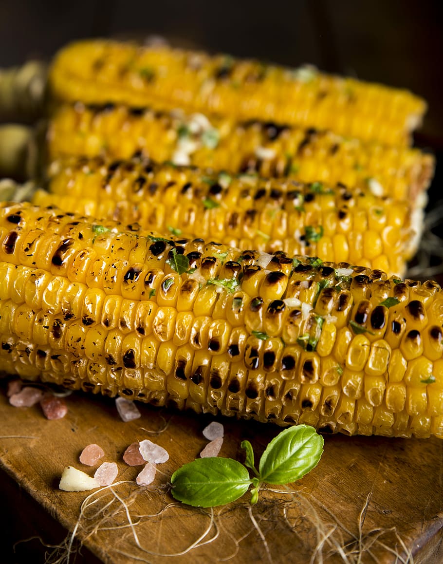 maíz dulce a la parrilla, a la parrilla, maíz dulce, maíz, vegetales, verduras, amarillo, alimentos, primer plano, frescura