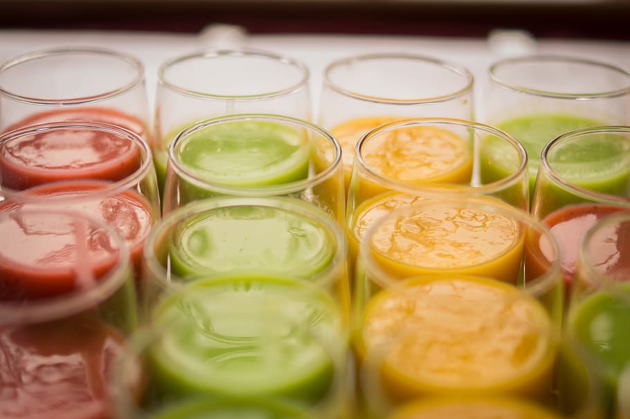 tilt-shift photography, clear, glasses, filled, liquids, healthy, smoothie, colorful, vegetable, glass