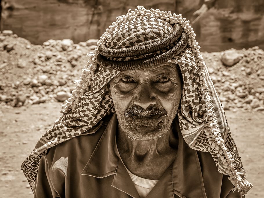 old man, person, portrait, male, people, human, elderly, traditional, costume, jordanian keffiyeh