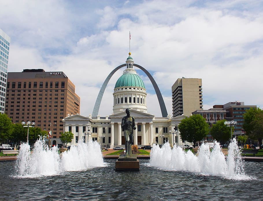photography, human, statue, fountain, daytime, gateway arch, kiener plaza, old courthouse, the runner, water