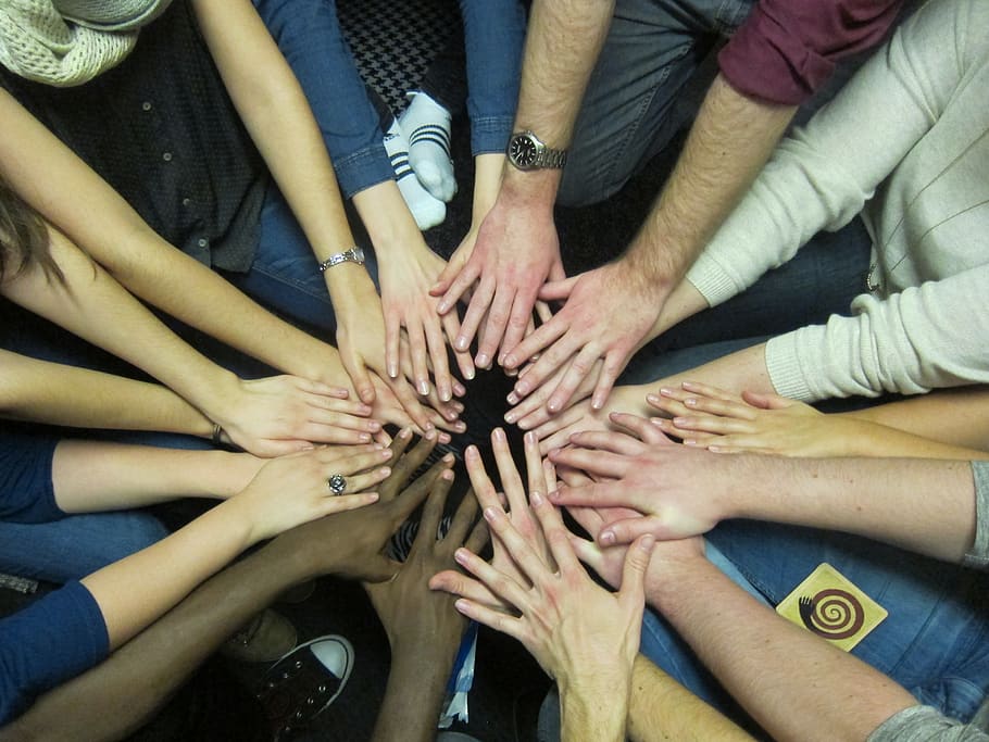 manos, comunidad, espíritu de equipo, Grupo de personas, mano humana, mano, cooperación, parte del cuerpo humano, trabajo en equipo, conexión
