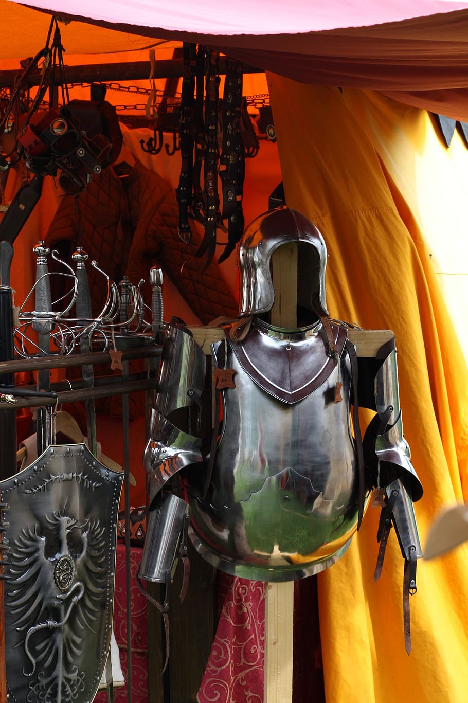 idade média, cavaleiro, espadas, luta, leme, harnisch, armas, metal, escudo, representação