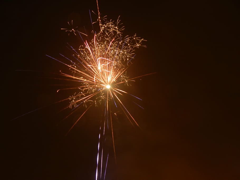 luz de bengala, bengala, radio, resplandor, fuegos artificiales, cohete, víspera de año nuevo, cohete de fuegos artificiales, lluvia de chispas, exhibición de fuegos artificiales