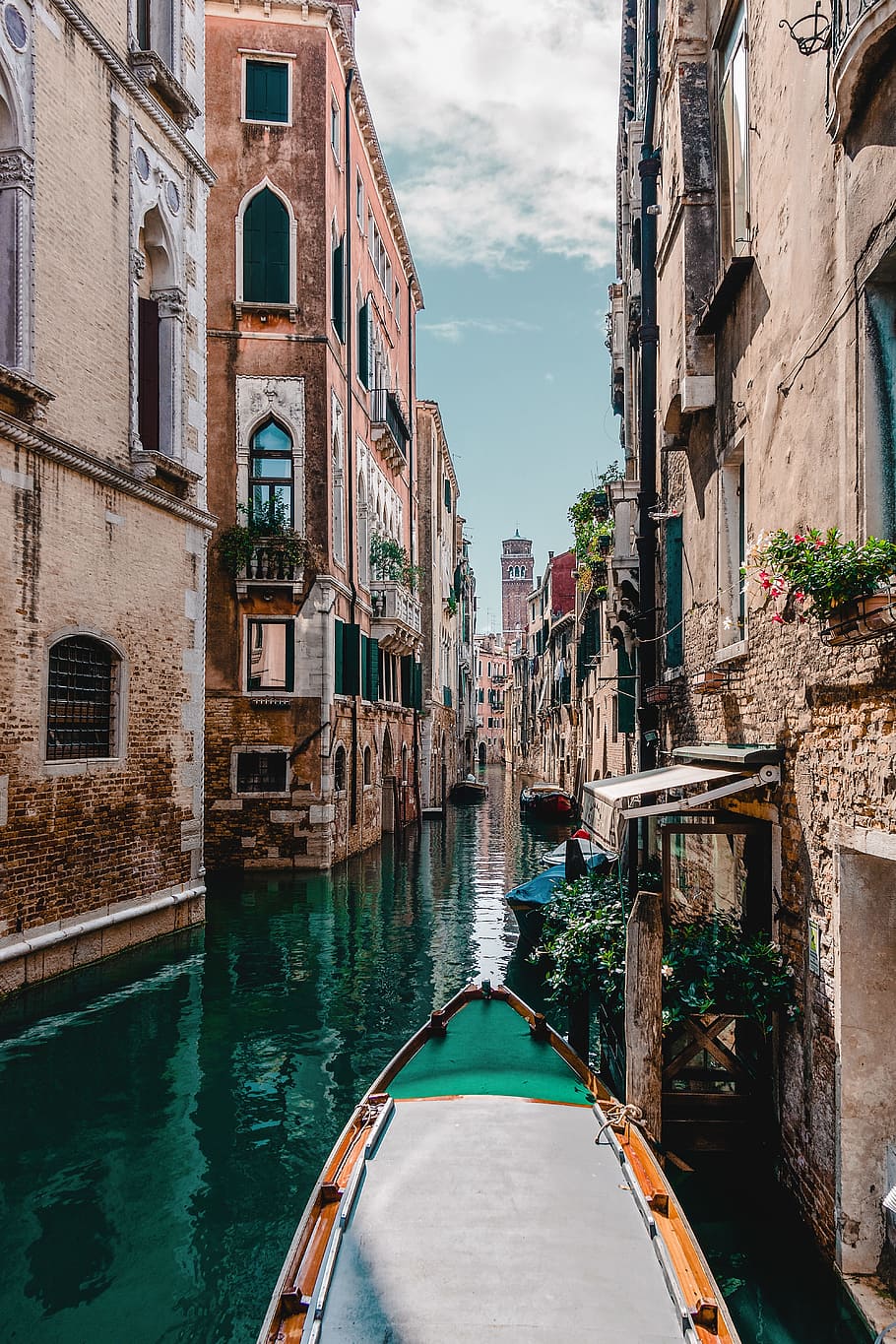 grand, canal, venice, daytime, gondola, water, architecture, boat, bridge, buildings